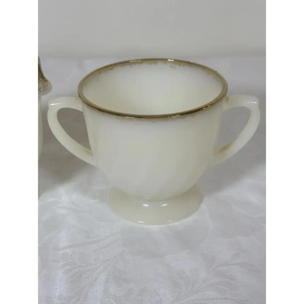 Anchor Hocking charming vintage